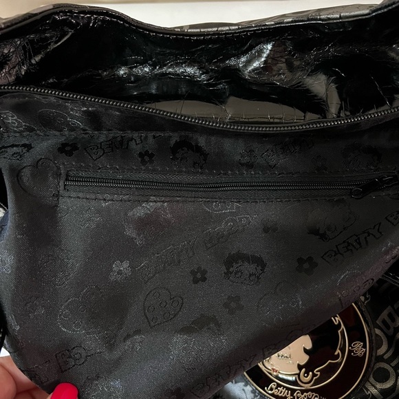 Betty Boop black and grey purse with beautiful plaque and cute fun details - Picture 2 of 9